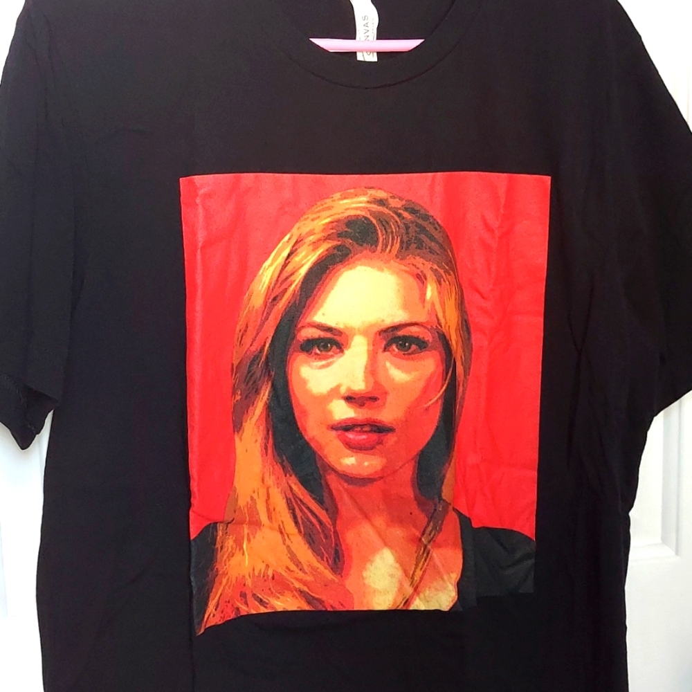 Black tshirt katheryn winnick